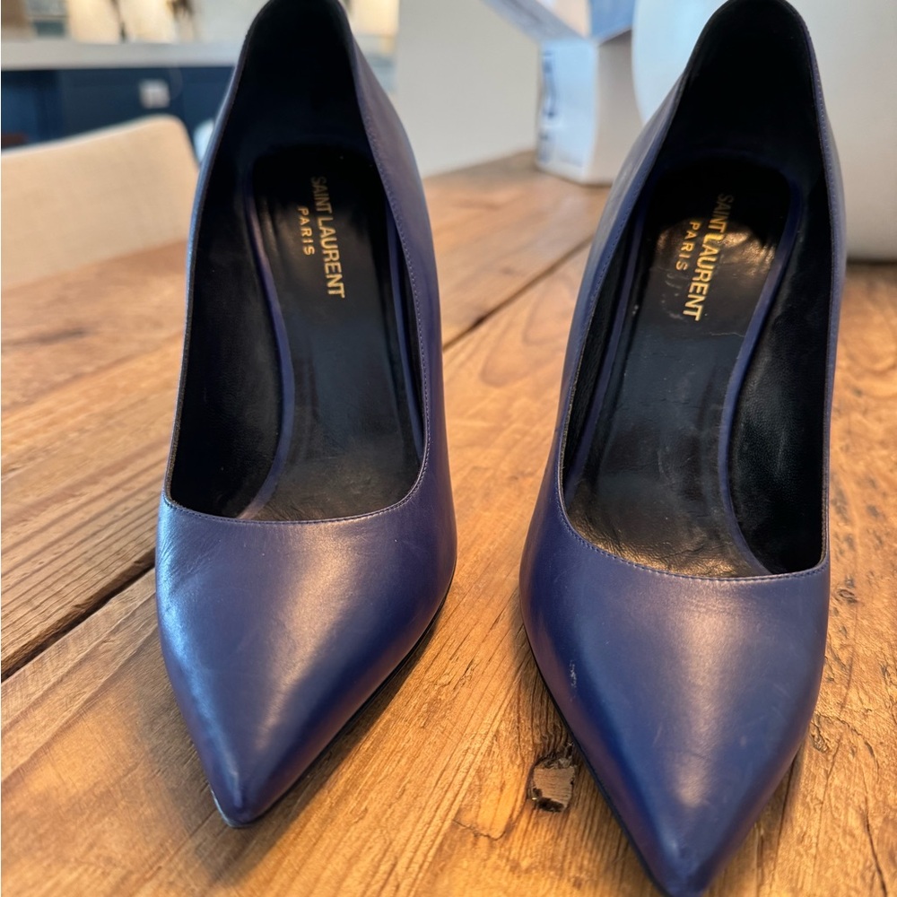 Saint Laurent Blue Heels Sleek Minimalist Design